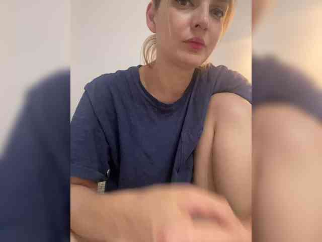 AmelieX69 webcam