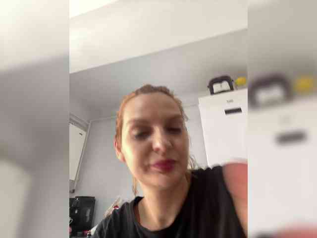 AmelieX69 webcam