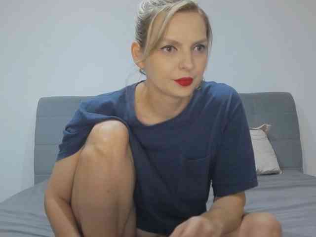 AmelieX69 webcam