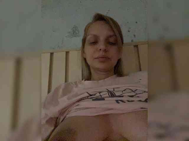 AmelieX69 webcam