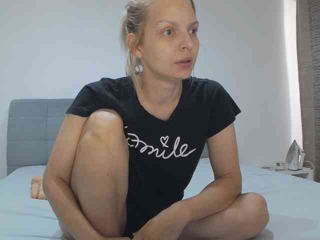AmelieX69 webcam