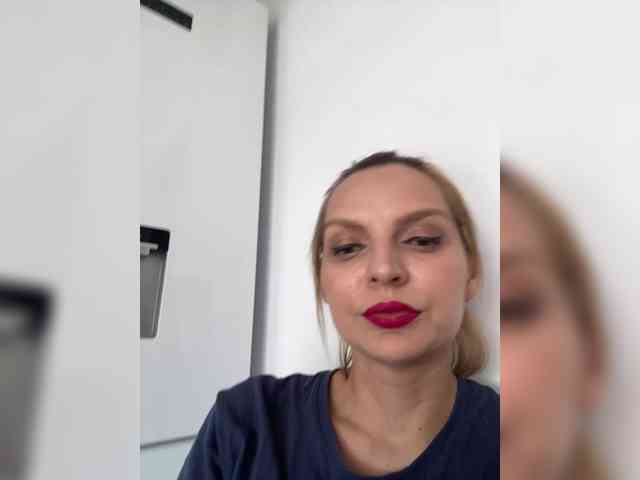 AmelieX69 webcam