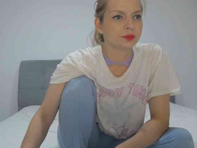 AmelieX69 webcam