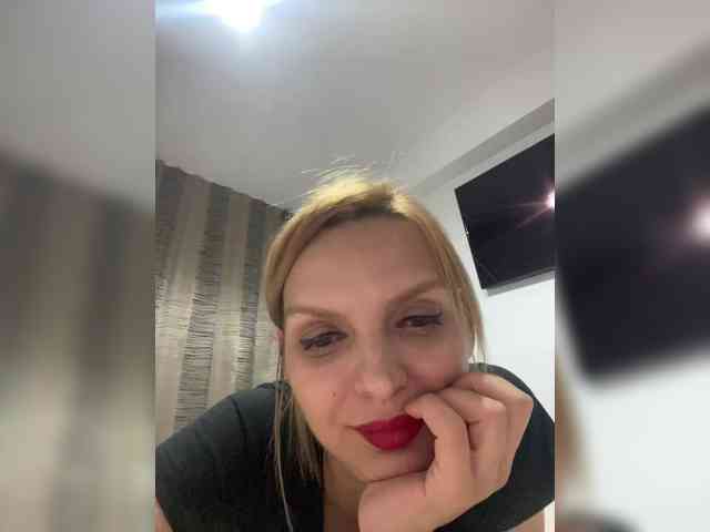 AmelieX69 webcam
