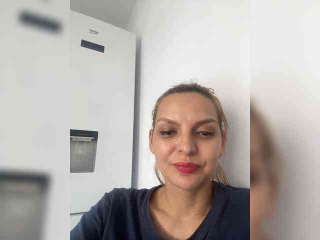 AmelieX69 webcam