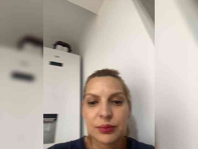 AmelieX69 webcam