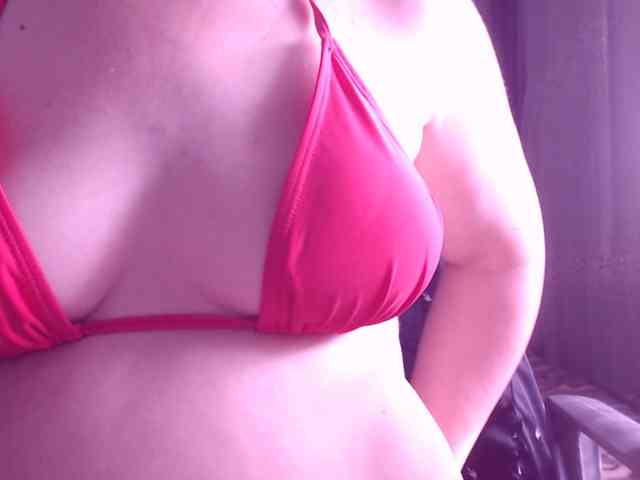 SweetBrunete webcam