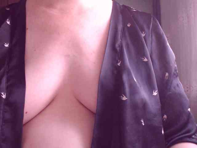 SweetBrunete webcam