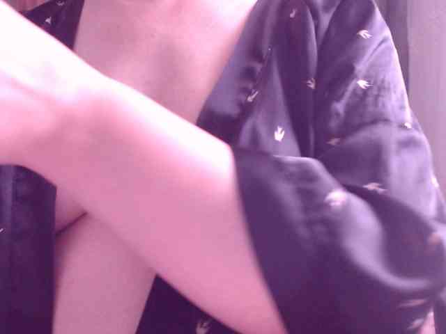 SweetBrunete webcam