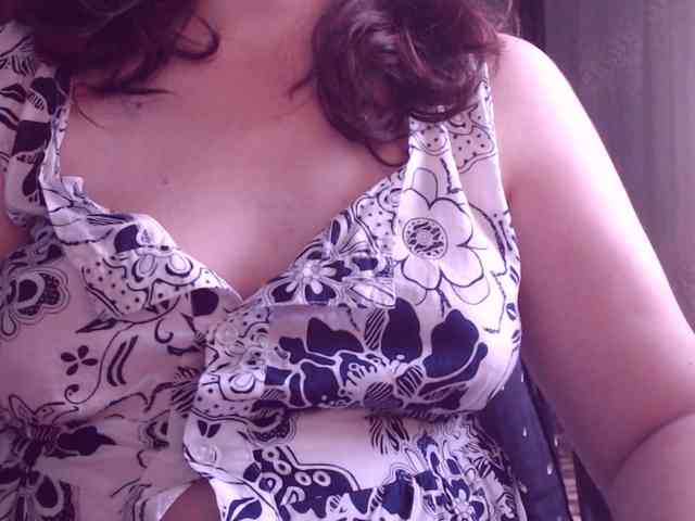SweetBrunete webcam
