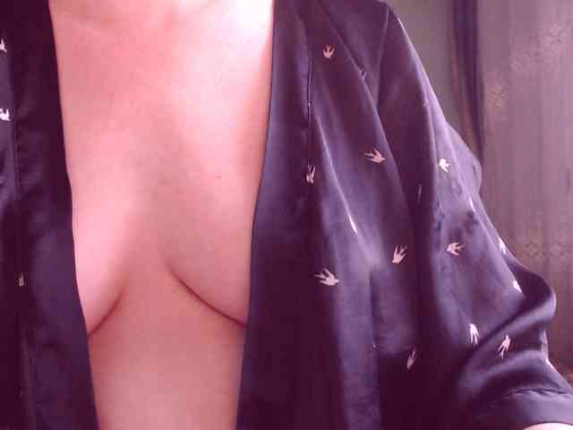 SweetBrunete webcam