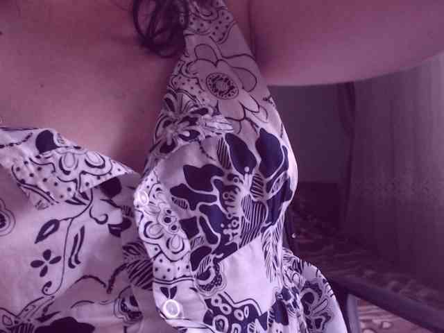 SweetBrunete webcam