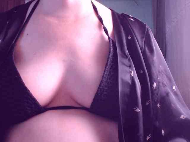 SweetBrunete webcam
