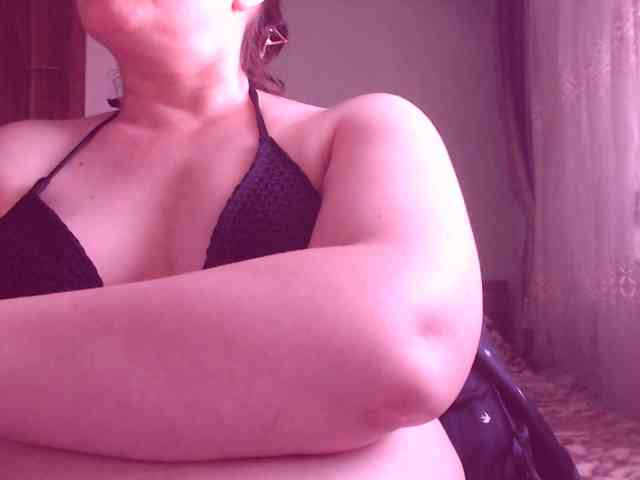SweetBrunete webcam