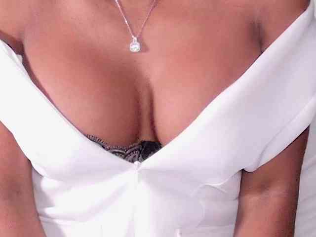 transex-shana Live Webcam on BongaCams