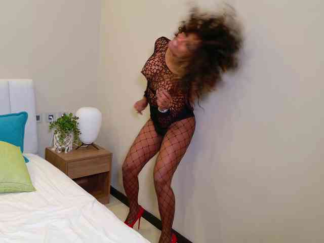 transex-shana Live Webcam on BongaCams