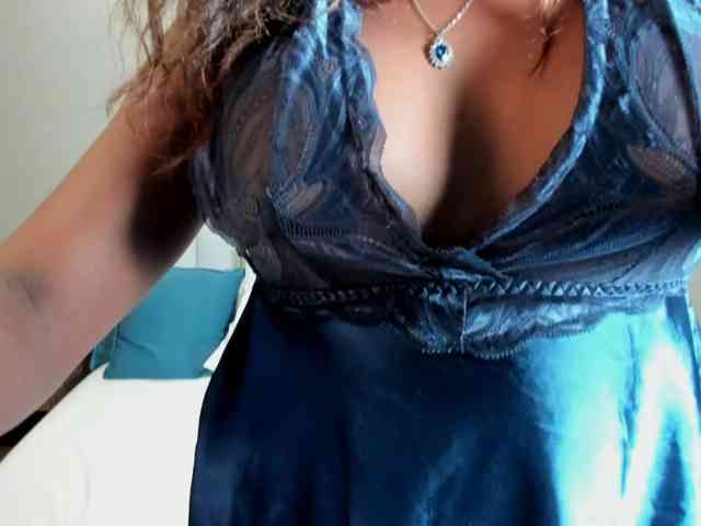 shaniaBlack