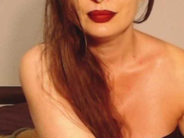 ellaine live cam on BongaCams