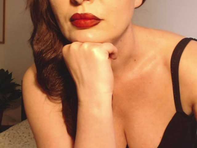 ellaine live cam on BongaCams
