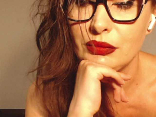 ellaine Live-Cam auf BongaCams