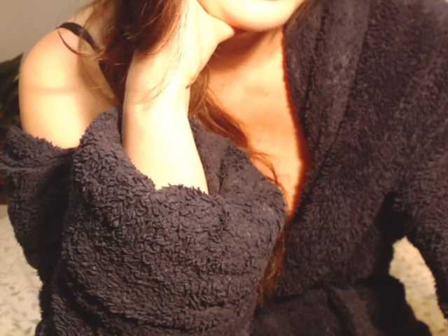ellaine live cam on BongaCams