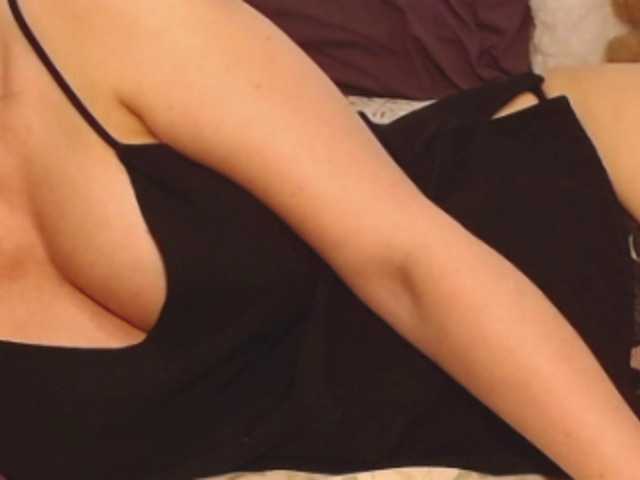 ellaine live cam on BongaCams