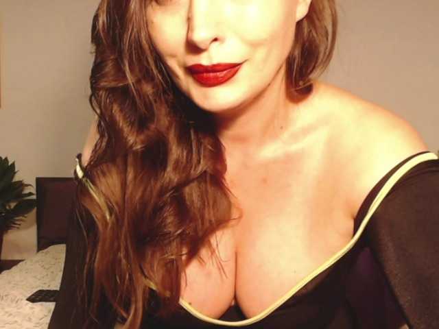 ellaine live cam on BongaCams