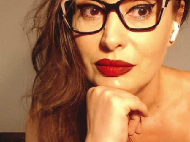 ellaine Live-Cam auf BongaCams