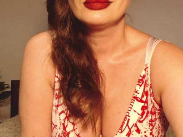 ellaine live cam on BongaCams