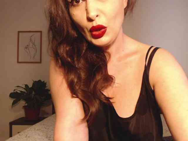 ellaine Live Webcam on BongaCams