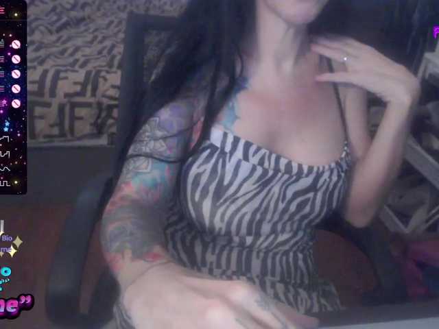 venusx1 live cam on BongaCams