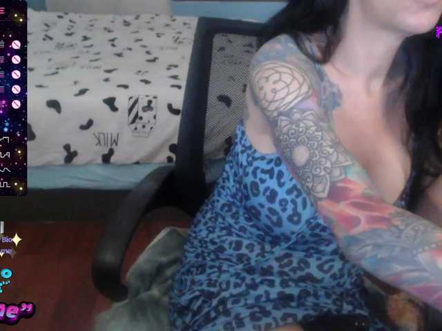 venusx1 live cam on BongaCams