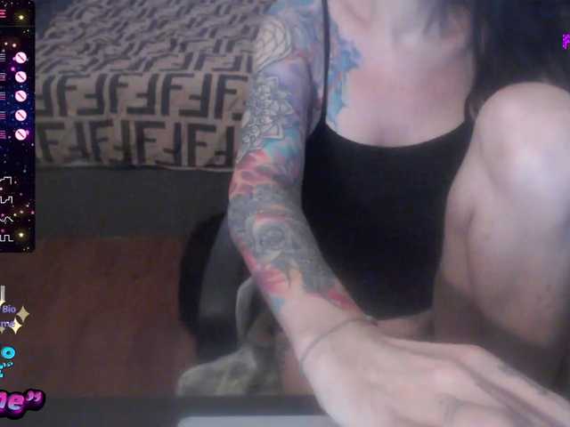 venusx1 live cam on BongaCams