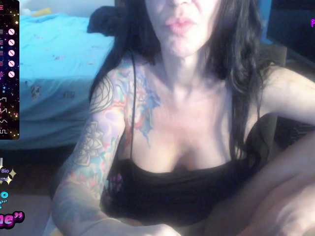 venusx1 live cam on BongaCams