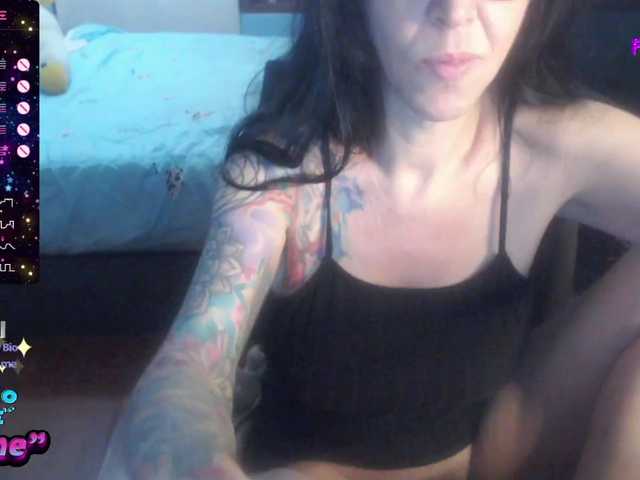 venusx1 live cam on BongaCams