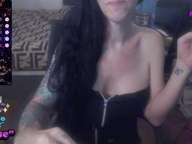 venusx1 live cam on BongaCams