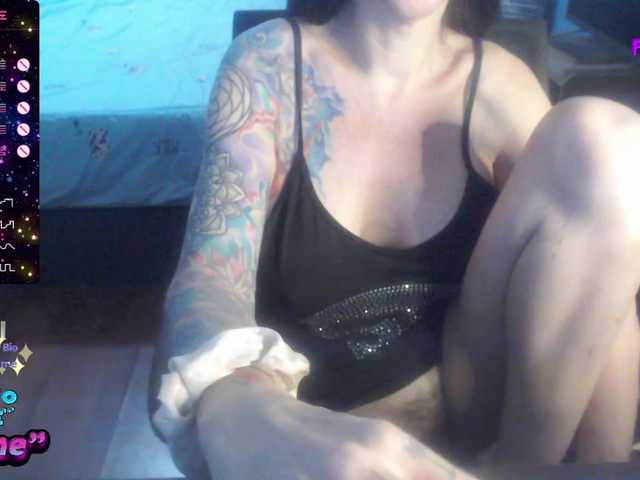 venusx1 live cam on BongaCams