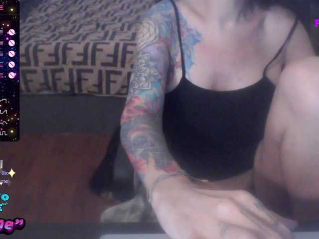 venusx1 live cam on BongaCams
