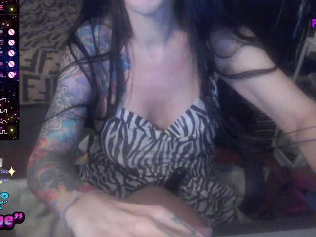 venusx1 live cam on BongaCams