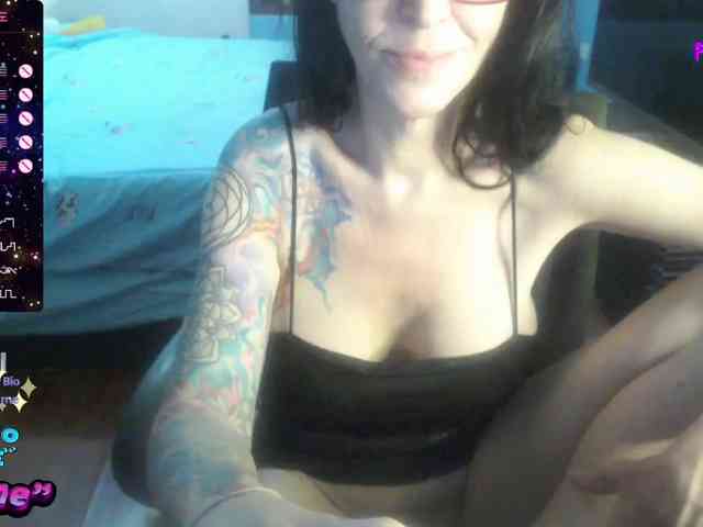 venusx1 Live Webcam on BongaCams
