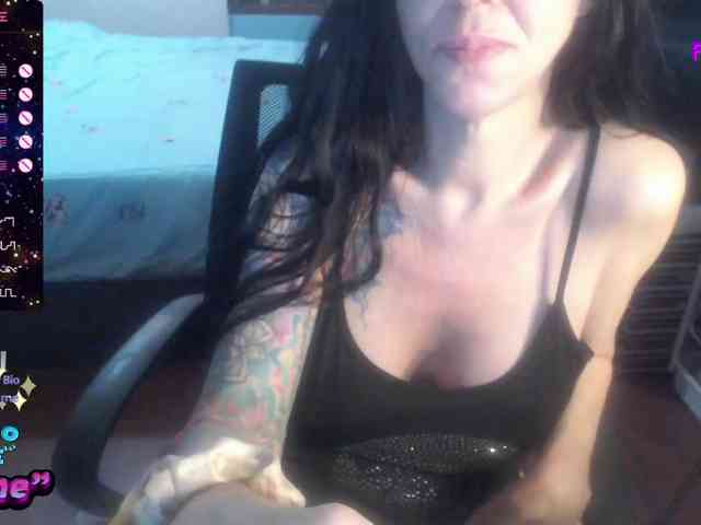 venusx1 Live Webcam on BongaCams