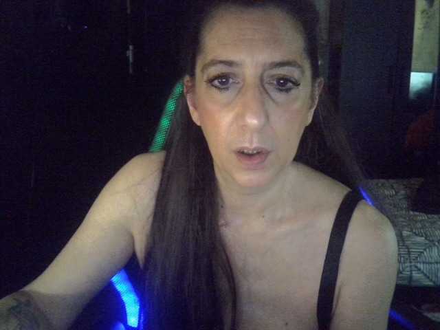 le modèle belgecoquine est en webcam porno dans un show sur le site bongacams, il possède les tags suivants: White/Caucasian,Brunette,Hairy