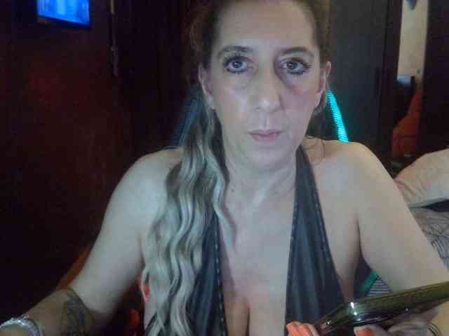 Modèle: belgecoquine