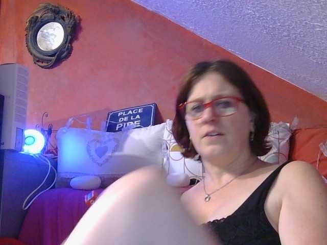 MLX live cam on BongaCams