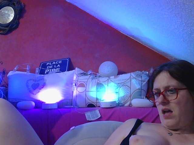 MLX live cam on BongaCams