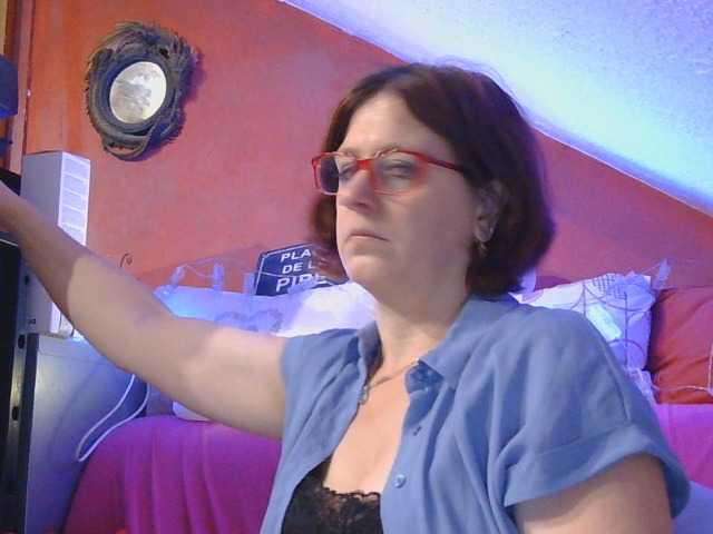 MLX live cam on BongaCams