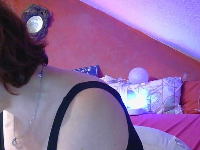 MLX live webcam show