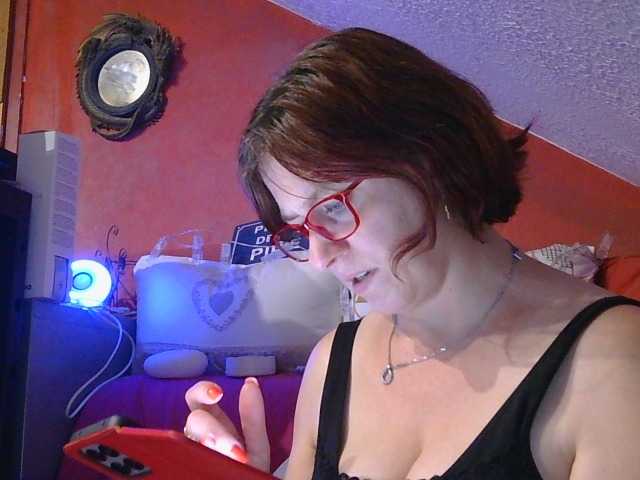 MLX live webcam show