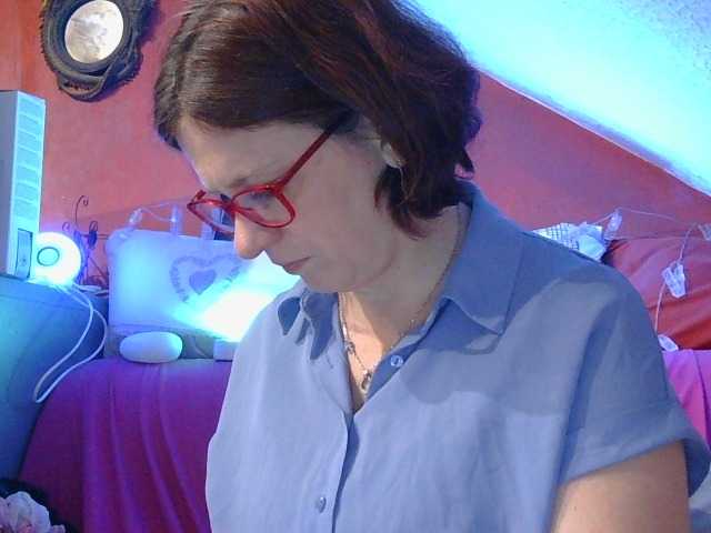 MLX live cam on BongaCams