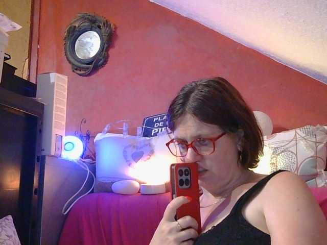 MLX live webcam show